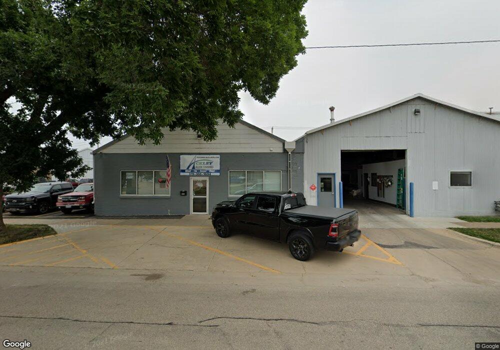 910 2nd Ave SW, Cedar Rapids, IA 52404 - photo 1