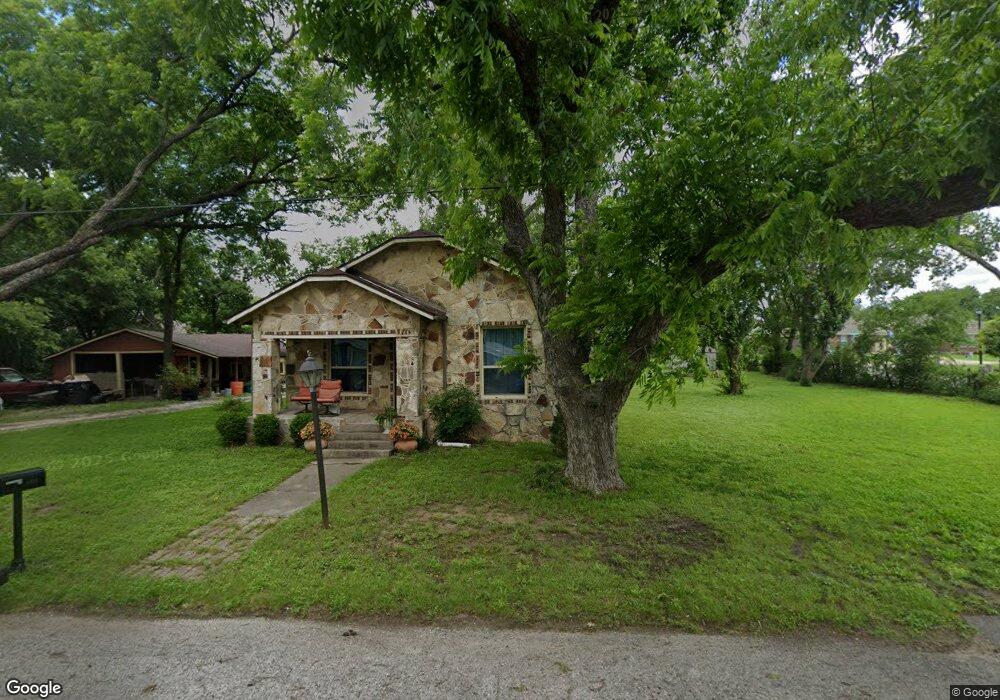 1305 N Wood St, Cleburne, TX 76033 - photo 1