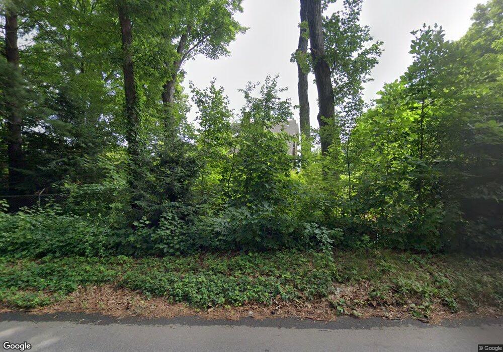 152 Duncaster Rd, Bloomfield, CT 06002 - photo 1