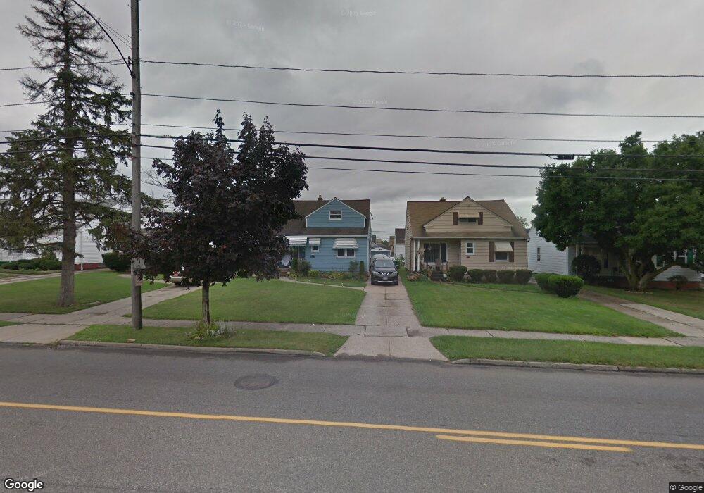 19916 Libby Rd, Maple Heights, OH 44137 - photo 1