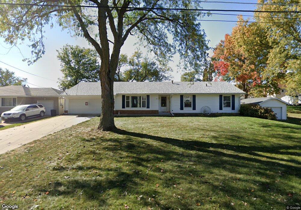 423 E 6th St N, Newton, IA 50208 - photo 1