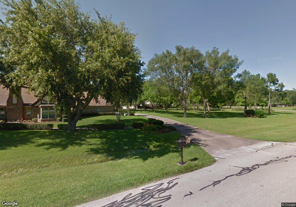 302 Oak Dr, Friendswood, TX 77546 - photo 1