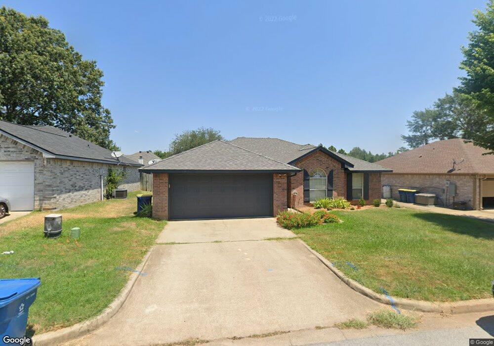 1611 Emily Ln, Kilgore, TX 75662 - photo 1