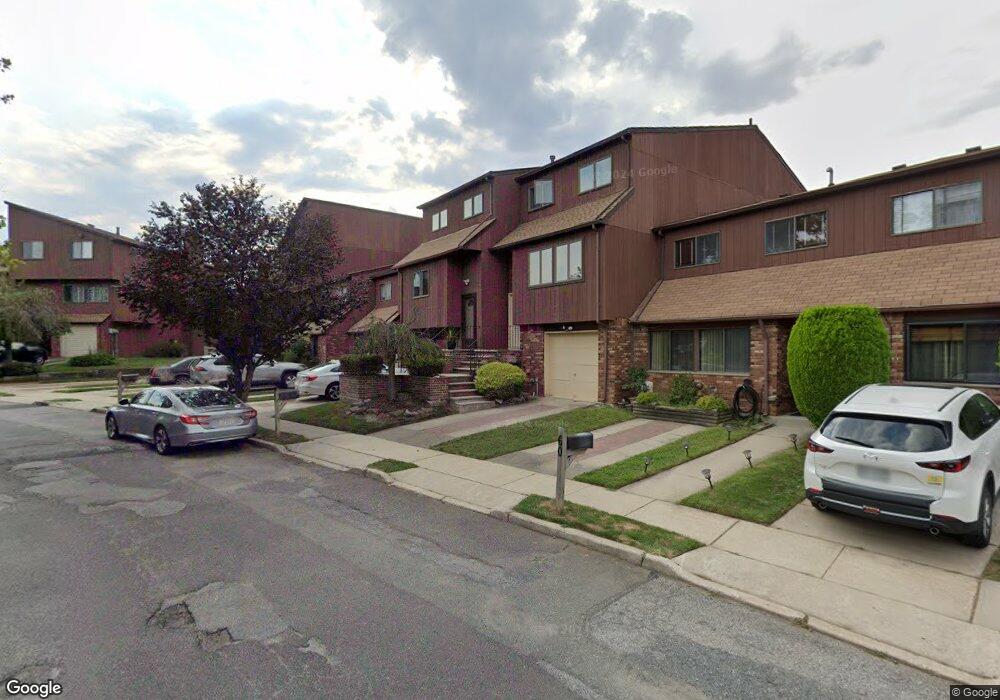 54 Stonegate Dr, Staten Island, NY 10304 - photo 1