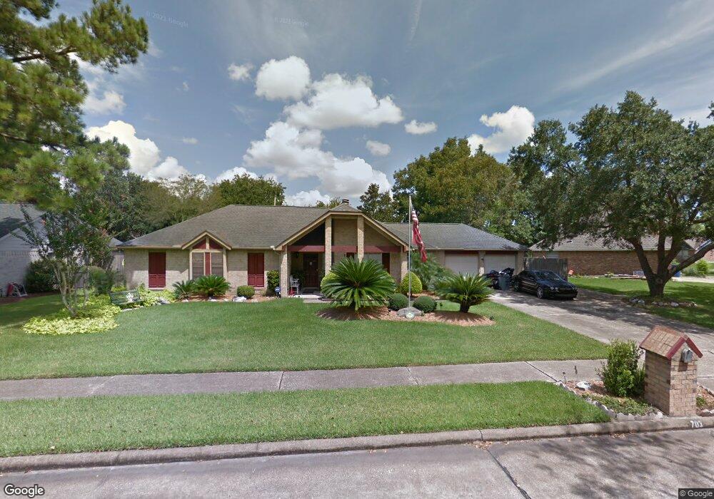 703 Balmoral Ct, Friendswood, TX 77546 - photo 1