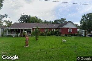 15702 Bessie St, Sesser, IL 62884