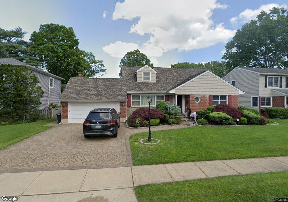 37 Spruce St, Garden City, NY 11530 - photo 1