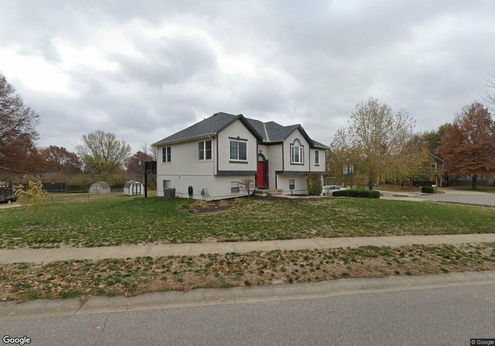 5769 Meadow Height Dr, Shawnee, KS 66226 - photo 1