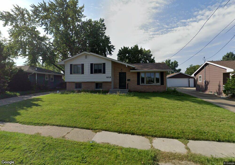 3912 Bel Aire Rd, Des Moines, IA 50310 - photo 1