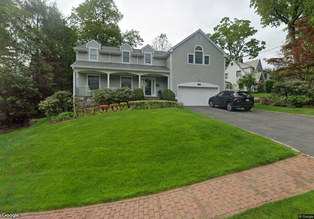 158 Edgemont Rd, Scarsdale, NY 10583 - photo 1