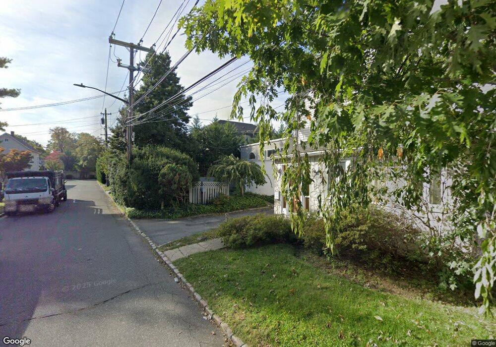 5 Franklin Rd unit 5, Great Neck, NY 11024 - photo 1