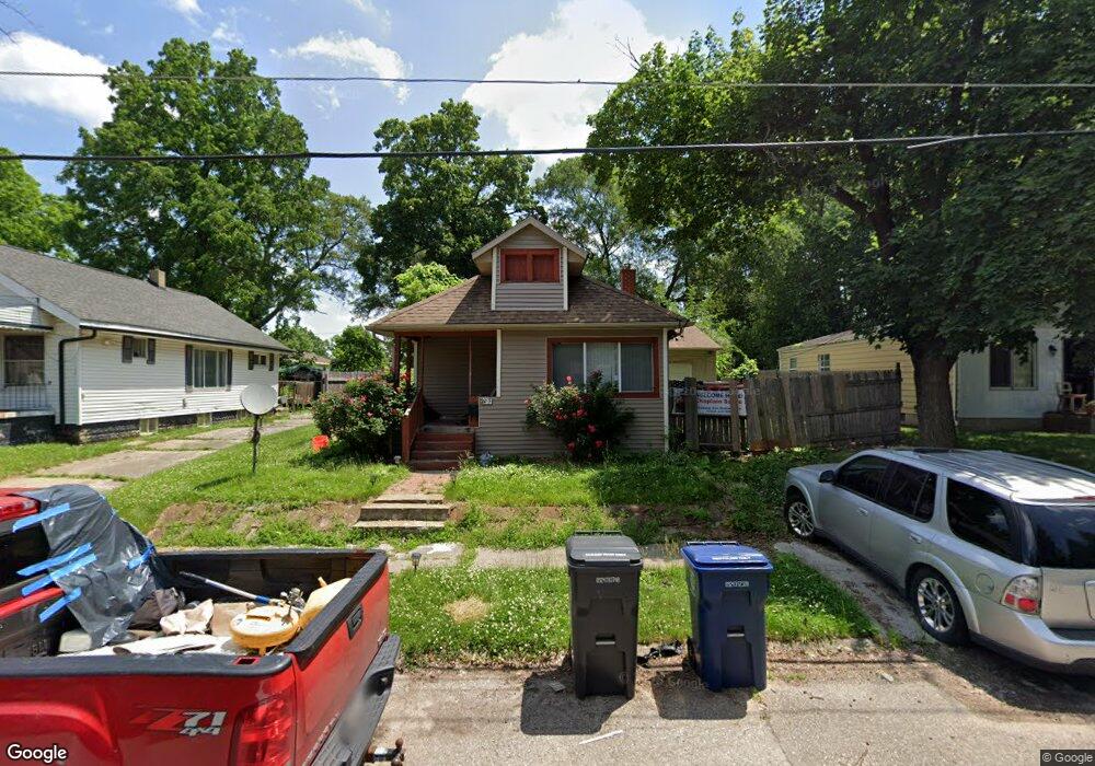 2213 Crocker Ave, Flint, MI 48503 - photo 1