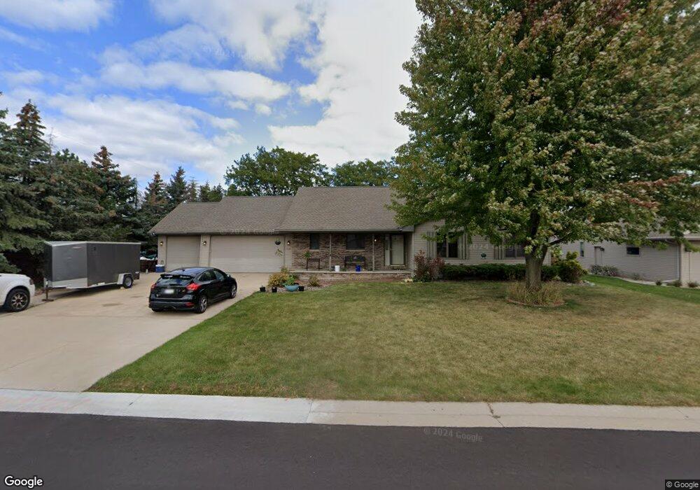 W6094 Zinnia Dr, Appleton, WI 54915 - photo 1