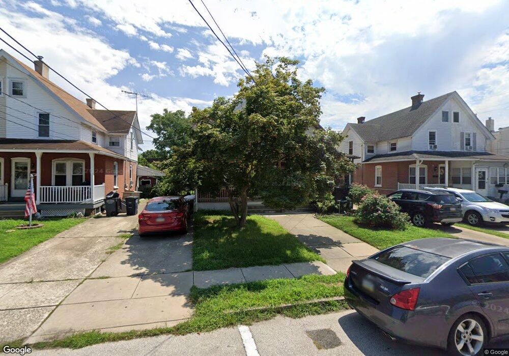 1305 E 11th St, Crum Lynne, PA 19022 - photo 1