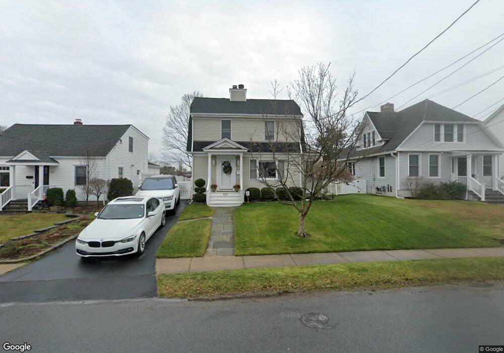 521 Riverside Dr, Fairfield, CT 06824 - photo 1