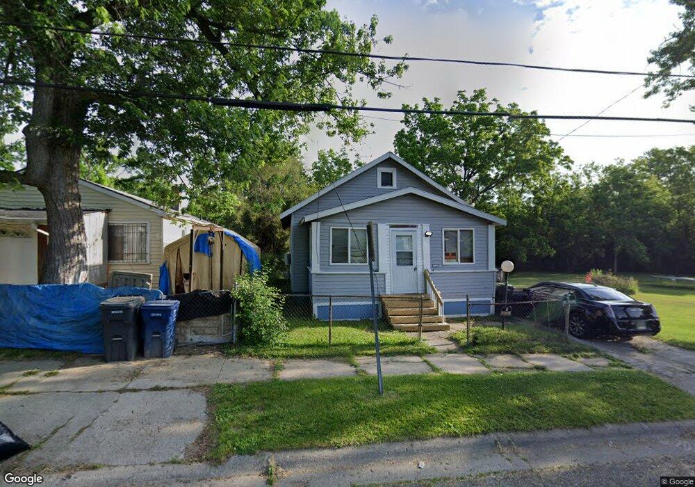 1033 E Austin Ave, Flint, MI 48505 - photo 1