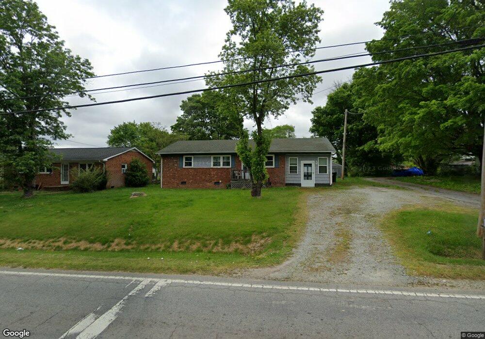 1027 E Fairfield Rd, High Point, NC 27263 - photo 1