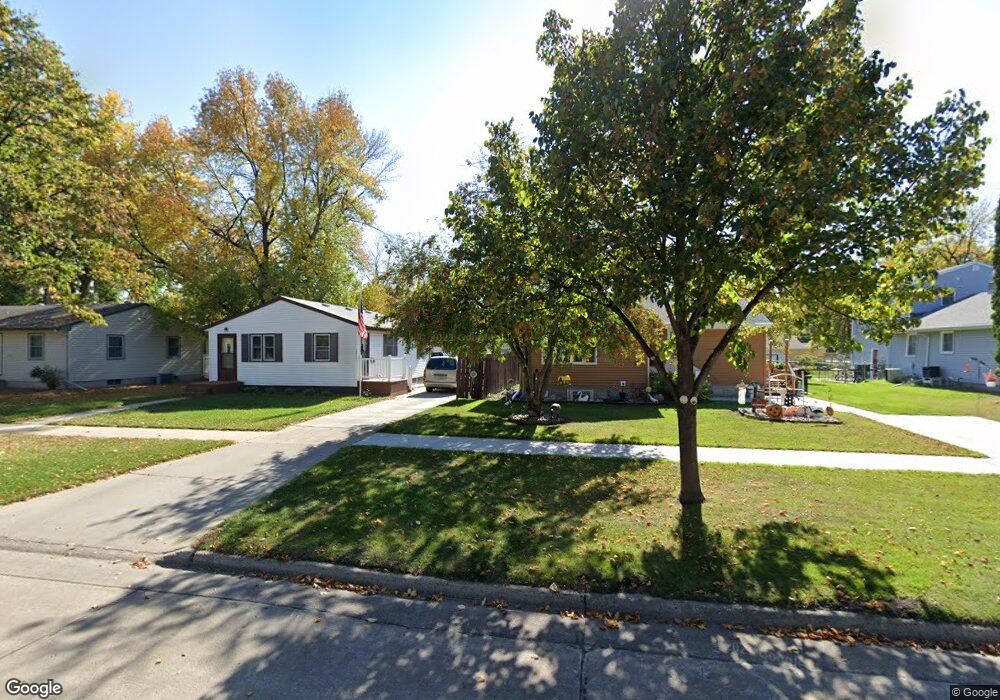 1511 12th Ave S, Grand Forks, ND 58201 - photo 1