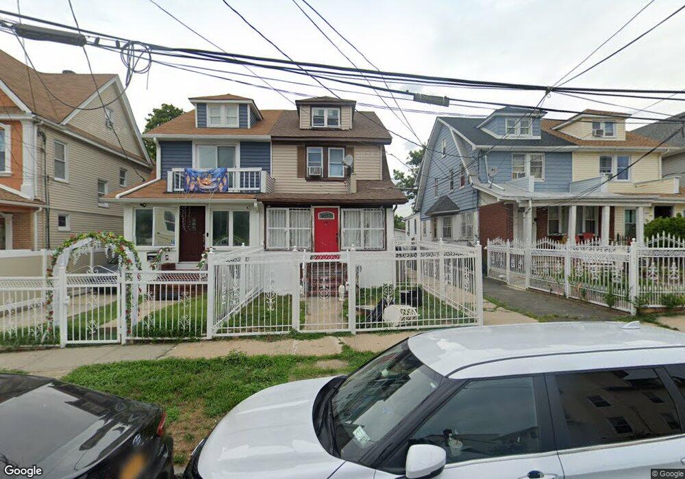 19631 Hiawatha Ave, Hollis, NY 11423 - photo 1