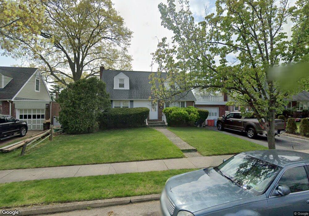 193 White Rd, Mineola, NY 11501 - photo 1