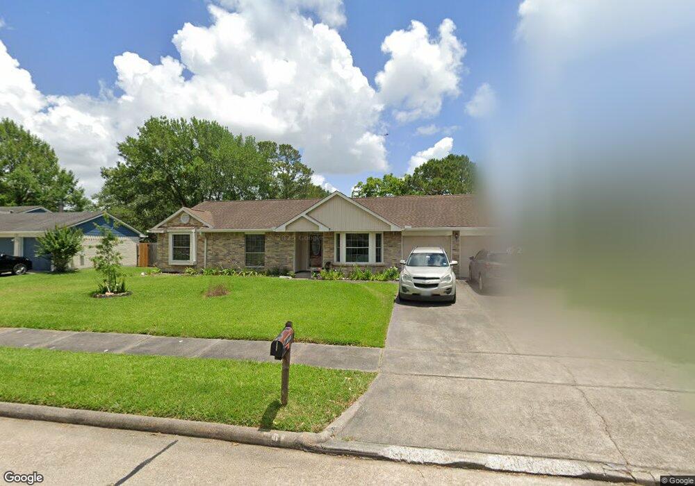 1204 W Castlewood Ave, Friendswood, TX 77546 - photo 1