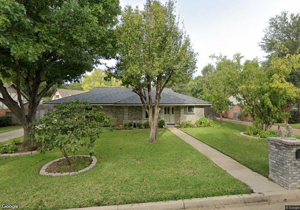 5 Lincolnshire Cir, Bedford, TX 76021 - photo 1