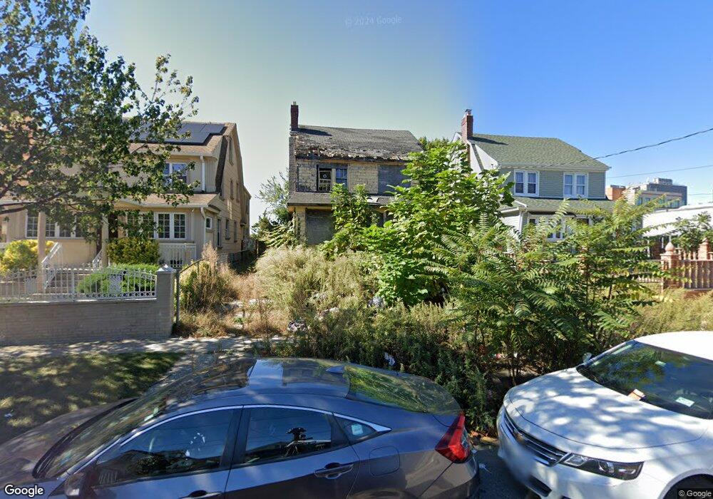 9116 193rd St, Hollis, NY 11423 - photo 1