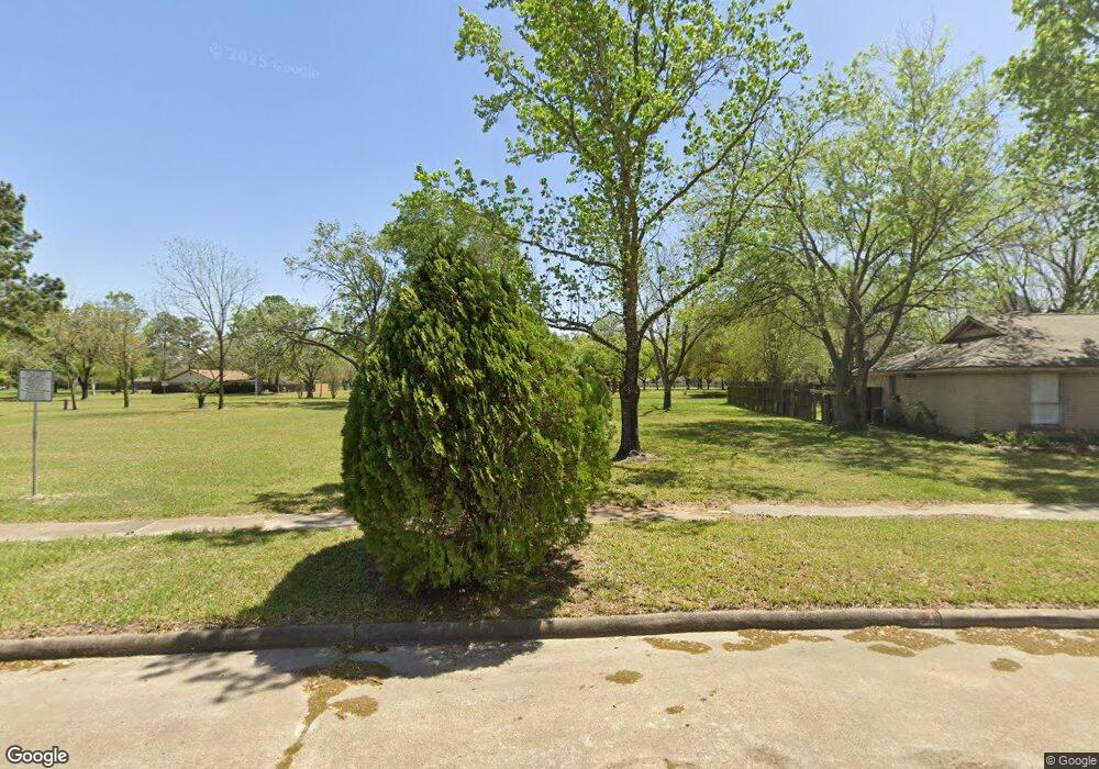 8015 Wood Canyon Dr, Houston, TX 77040 - photo 1