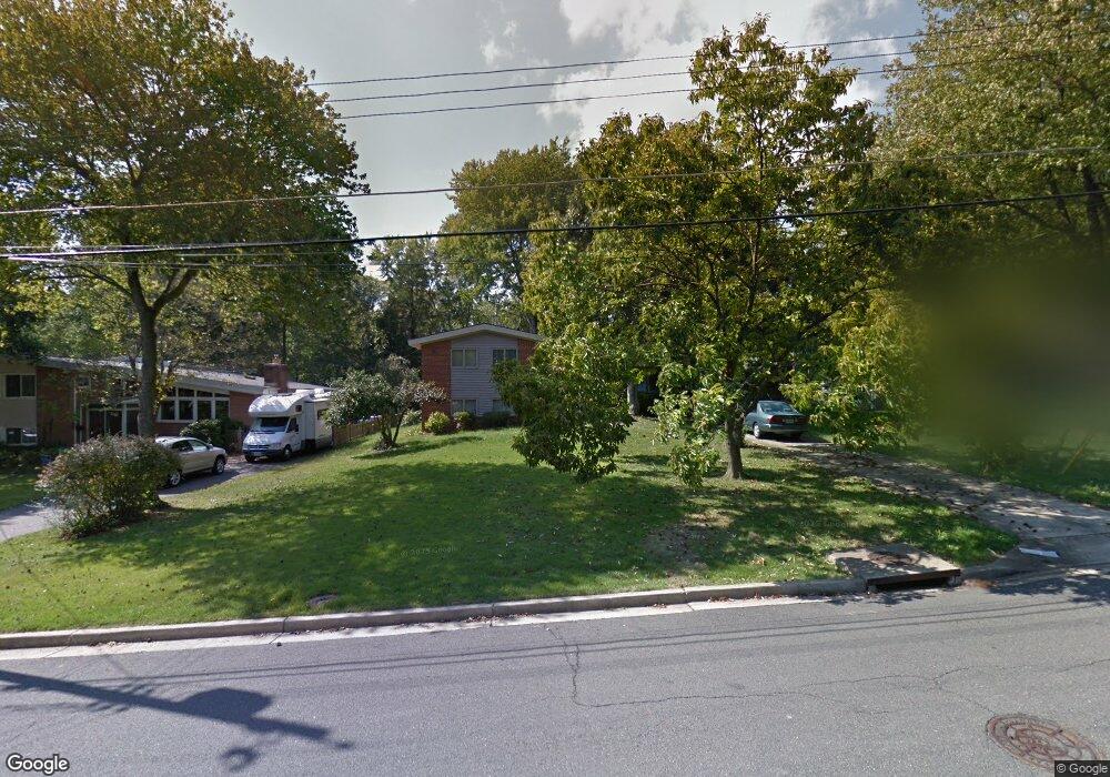 8842 Camfield Dr, Alexandria, VA 22308 - photo 1