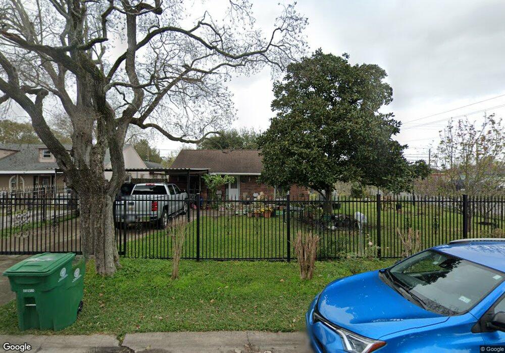 7369 Stanwick Dr, Houston, TX 77087 - photo 1