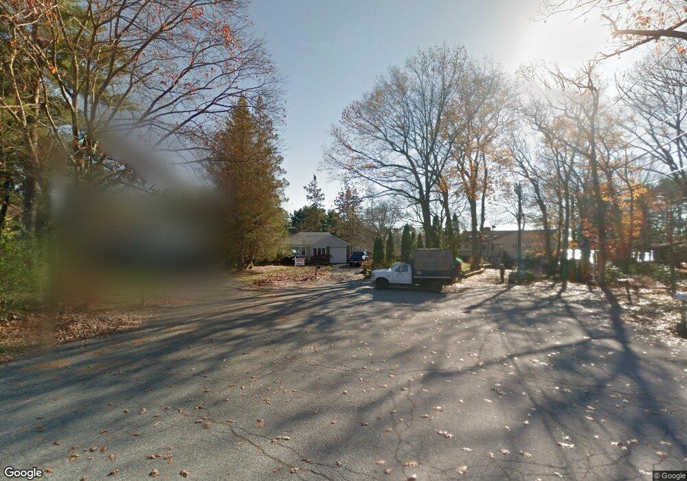 4 Pine Point Dr, Bridgeport, CT 06606 - photo 1