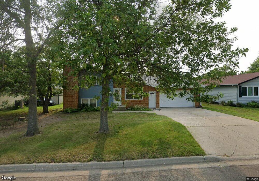 405 18th Ave NE, Jamestown, ND 58401 - photo 1