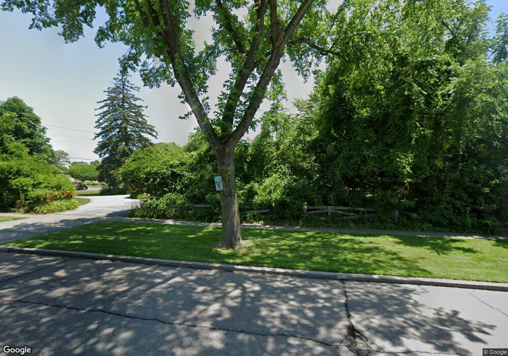 395 Moross Rd, Grosse Pointe Farms, MI 48236 - photo 1