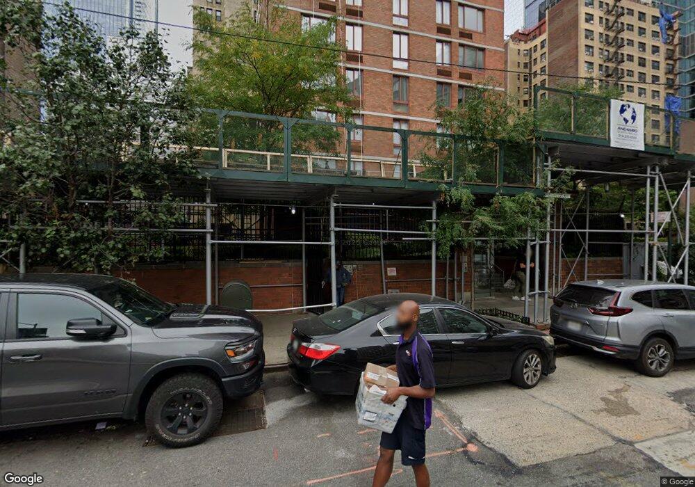 444 W 35th St unit 15-A, New York, NY 10001 - photo 1