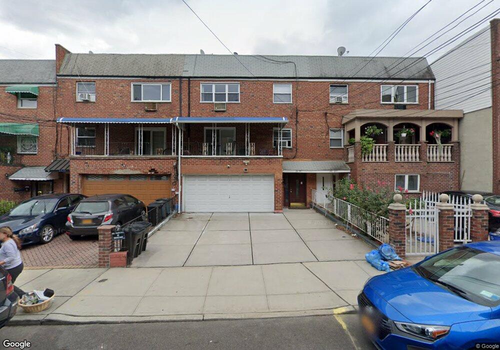 2427 43rd St unit 3, Astoria, NY 11103 - photo 1