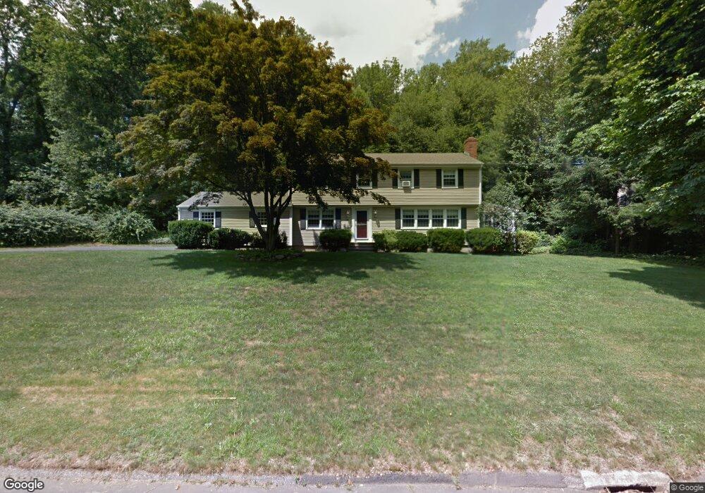 10 Quaker Ln, Trumbull, CT 06611 - photo 1