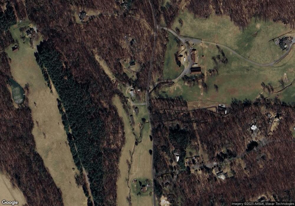 1095 Taylors Gap Rd, Charlottesville, VA 22903 - photo 1