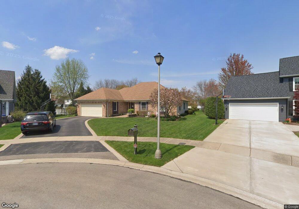 1720 Austin Ct, Wheaton, IL 60189 - photo 1