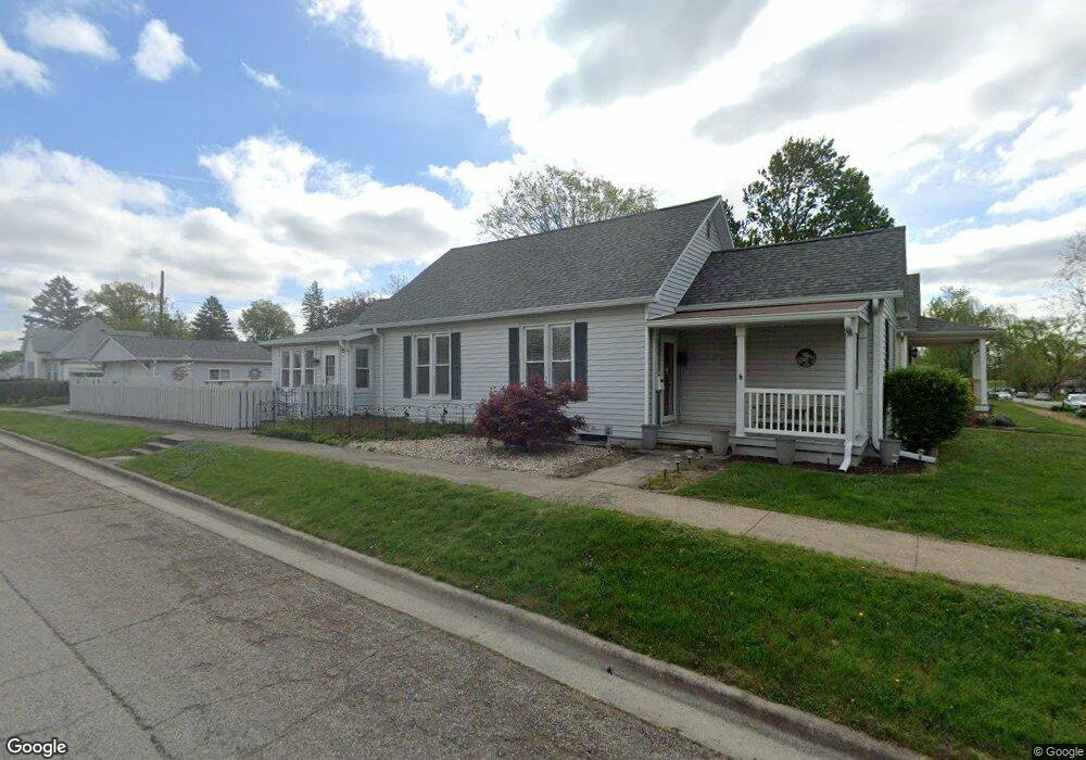 528 S Mclean St, Lincoln, IL 62656 - photo 1