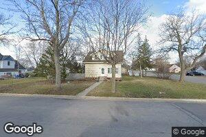 151 N 6th St, Bird Island, MN 55310