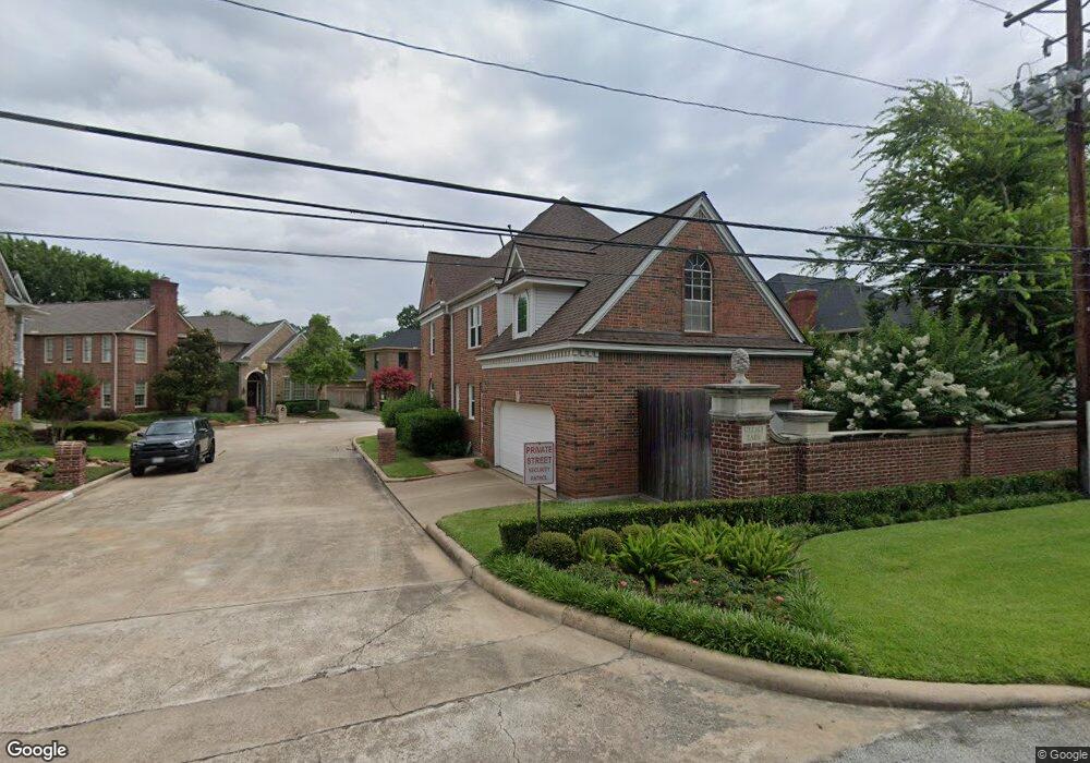 11831 Village Park Cir, Houston, TX 77024 - photo 1