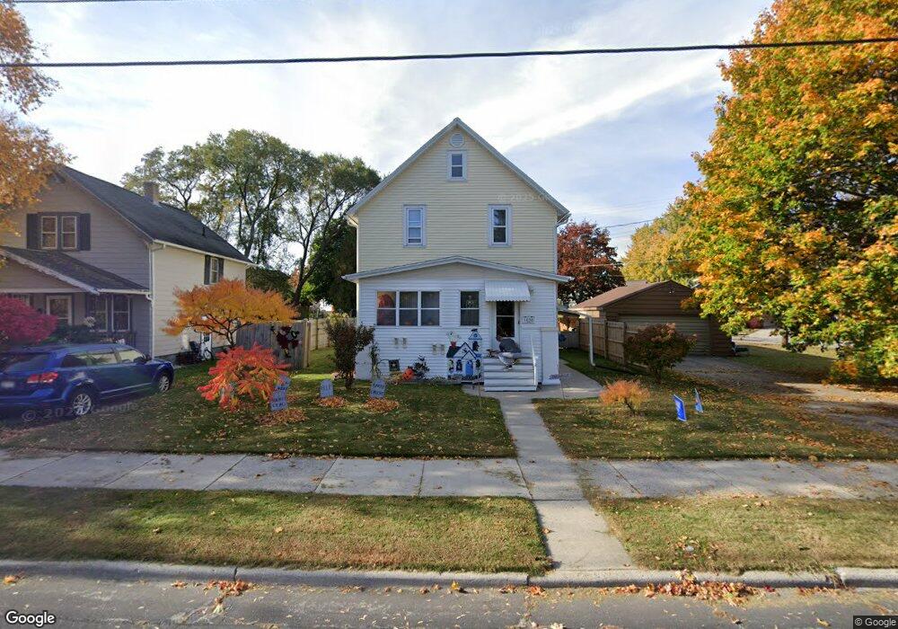 1038 Menasha Ave, Manitowoc, WI 54220 - photo 1