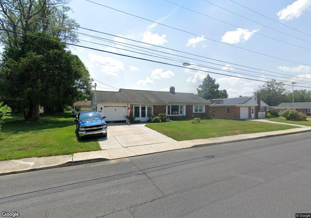434 W Myrtle St, Littlestown, PA 17340 - photo 1