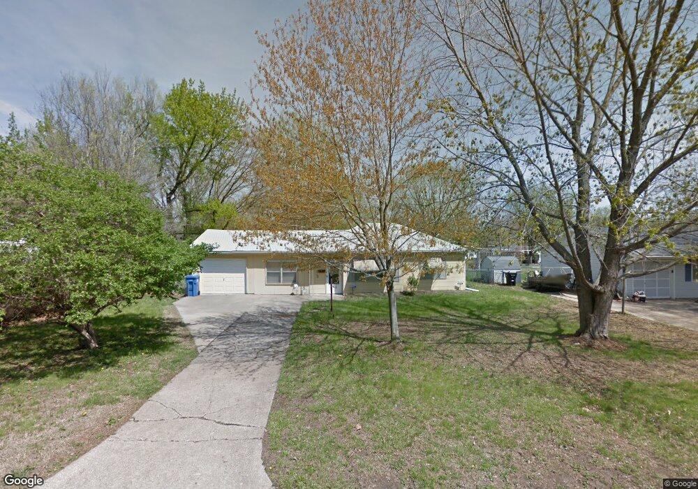 2302 SW High Ave, Topeka, KS 66611 - photo 1