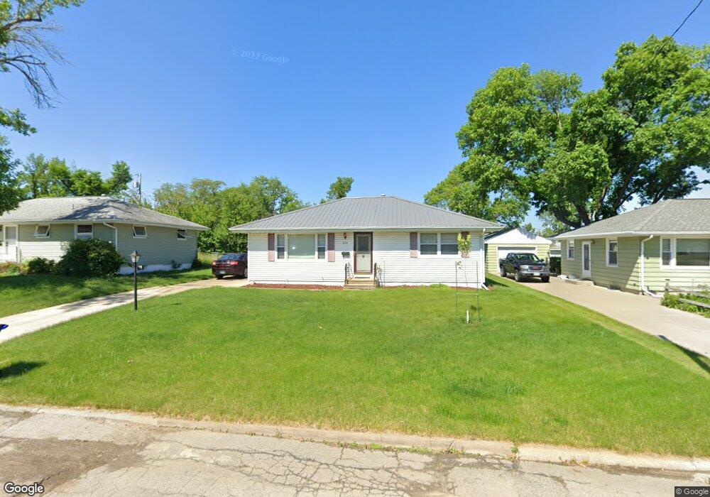428 24th St NW, Cedar Rapids, IA 52405 - photo 1