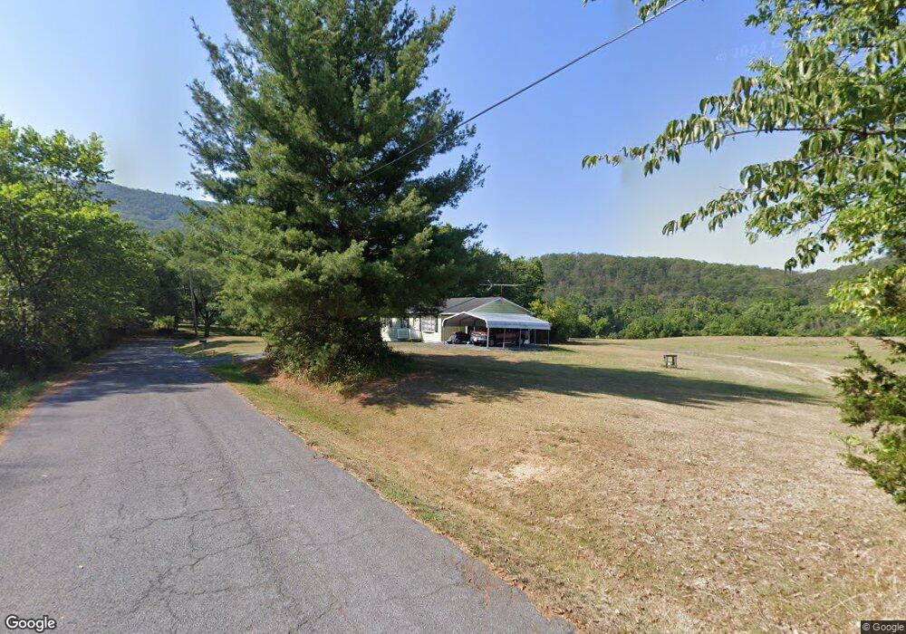 1092 E Queen St, Strasburg, VA 22657 - photo 1