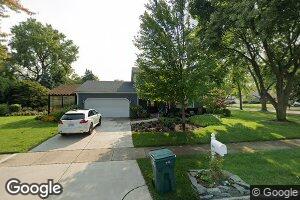 324 S Whispering Hills Dr, Naperville, IL 60540