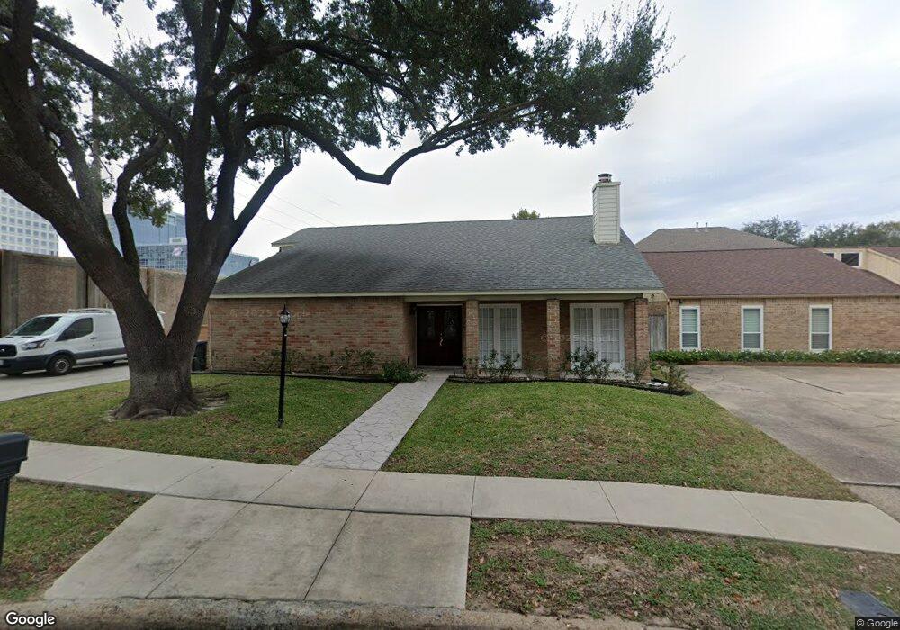 10326 Briar River Dr, Houston, TX 77042 - photo 1