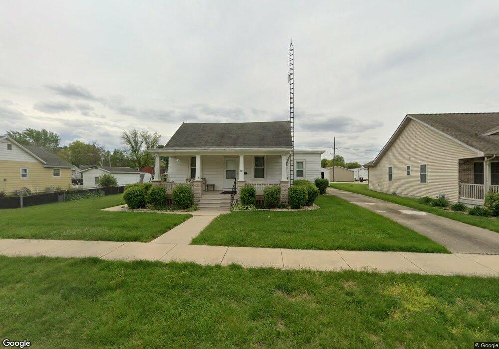 819 Pulaski St, Lincoln, IL 62656 - photo 1