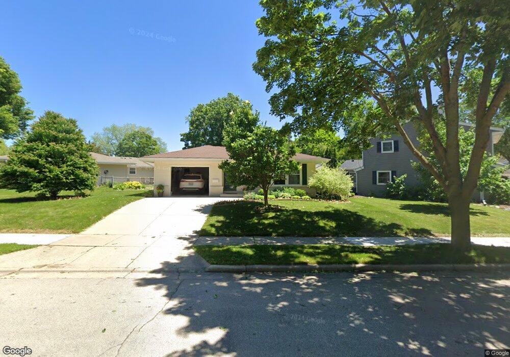 2109 Empire Dr, Waukesha, WI 53186 - photo 1